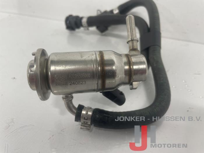 Adblue injector BMW X5 B57D30B - Фото 2