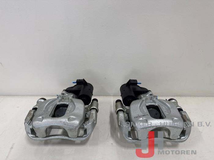 Remklauw set Mercedes eSprinter
