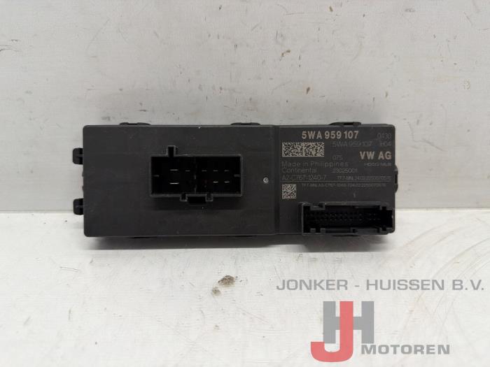 Module achterklep motor Volkswagen Passat