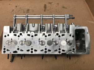 Nieuwe Cilinderkop Volkswagen Touareg (7LA/7L6) 5.0 TDI V10 Prijs op aanvraag aangeboden door Jonker - Huissen B.V.