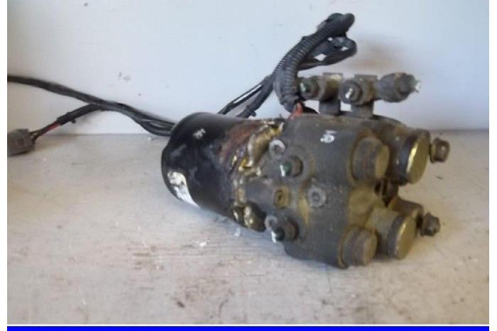 Gebruikte ABS Pomp Renault Twingo (C06) 1.2 SPi Phase I Prijs € 30,00 Margeregeling aangeboden door Hans Auto Onderdelen