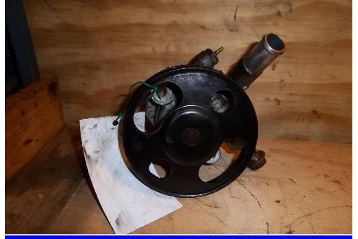 Gebruikte Servopomp Mazda 323 C (BA13) 1.5i 16V Prijs € 25,00 Margeregeling aangeboden door Hans Auto Onderdelen
