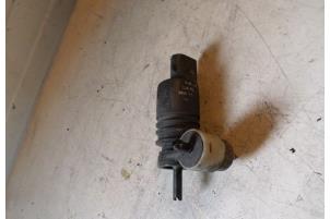 Gebruikte Ruitensproeierpomp voor Seat Alhambra (7V8/9) 1.9 TDi 115 Prijs € 9,00 Margeregeling aangeboden door Hans Auto Onderdelen