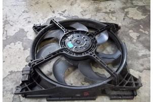 Gebruikte Koelvinhuis Hyundai Trajet 2.0 16V Prijs € 30,00 Margeregeling aangeboden door Hans Auto Onderdelen