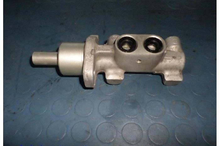 Gebruikte Hoofdremcilinder Peugeot 206 (2A/C/H/J/S) 2.0 XS,XT HDi Prijs € 15,00 Margeregeling aangeboden door Hans Auto Onderdelen