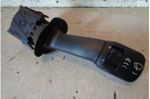 Gebruikte Ruitenwis Schakelaar BMW 5 serie Touring (E39) 523i 24V Prijs € 12,00 Margeregeling aangeboden door Hans Auto Onderdelen