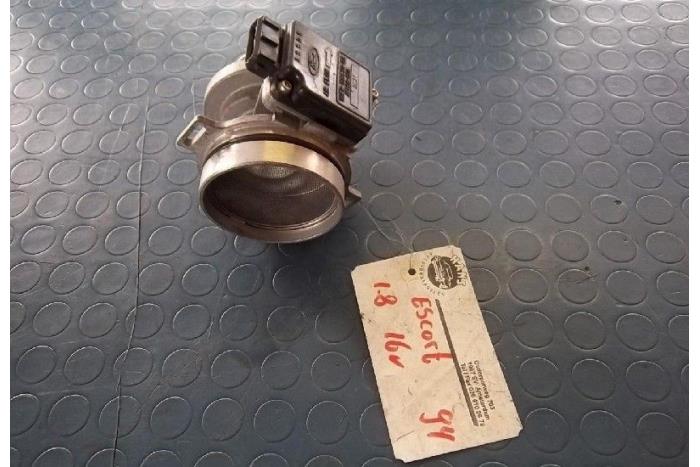 Gebruikte Luchthoeveelheidsmeter Ford Escort 5 (AAL/ABL) 1.8i 16V (E2) Prijs € 20,00 Margeregeling aangeboden door Hans Auto Onderdelen