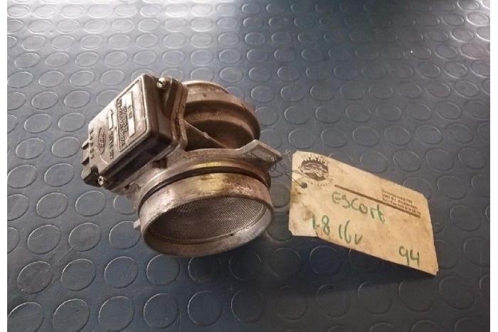 Gebruikte Luchthoeveelheidsmeter Ford Escort 5 (ANL) 1.8i 16V Clipper (E2) Prijs € 20,00 Margeregeling aangeboden door Hans Auto Onderdelen