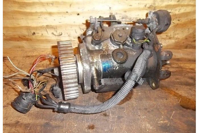 Gebruikte Dieselpomp Volkswagen Polo III (6N1) 1.9 D Prijs € 60,00 Margeregeling aangeboden door Hans Auto Onderdelen