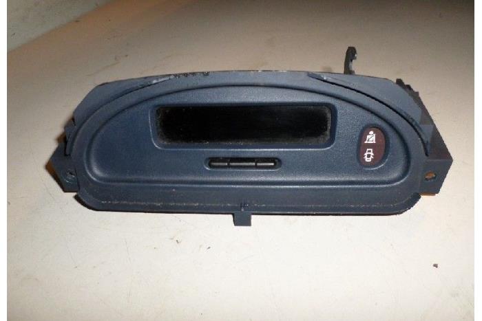 Gebruikte Display Interieur Renault Clio II (BB/CB) 1.6 16V Prijs € 15,00 Margeregeling aangeboden door Hans Auto Onderdelen