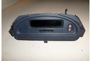 Gebruikte Display Interieur Renault Clio II (BB/CB) 1.6 16V Prijs € 15,00 Margeregeling aangeboden door Hans Auto Onderdelen