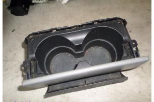 Gebruikte Bekerhouder Mazda 6 Sportbreak (GY19/89) 2.0 CiDT 16V Prijs € 15,00 Margeregeling aangeboden door Hans Auto Onderdelen