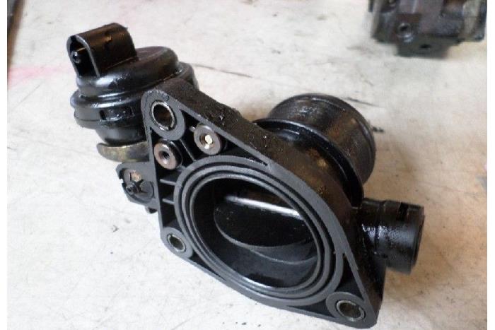 Gebruikte Vacuumpomp Rembekrachtiging Volvo S40 (VS) 1.9 D 115 Prijs € 15,00 Margeregeling aangeboden door Hans Auto Onderdelen