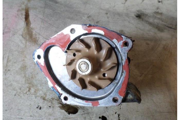 Gebruikte Waterpomp Volvo S40 (VS) 1.9 D 115 Prijs € 15,00 Margeregeling aangeboden door Hans Auto Onderdelen