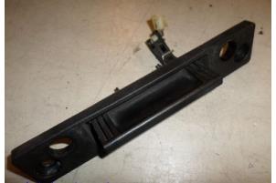 Gebruikte Achterklep Handgreep Kia Rio (DC22/24) 1.3 Prijs € 15,00 Margeregeling aangeboden door Hans Auto Onderdelen