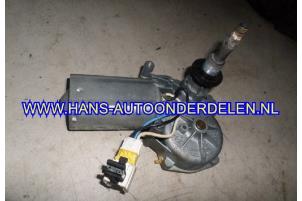 Gebruikte Ruitenwissermotor achter Renault Clio II (BB/CB) 1.2 Prijs € 15,00 Margeregeling aangeboden door Hans Auto Onderdelen