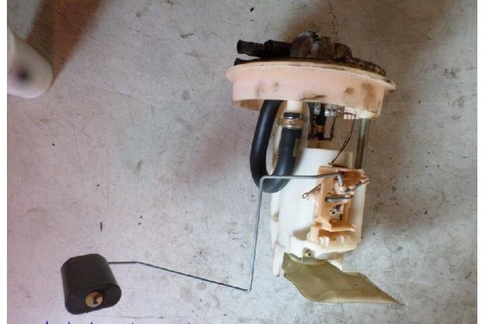 Gebruikte Tank element Pomp Renault Twingo (C06) 1.2 SPi Phase I Prijs € 25,00 Margeregeling aangeboden door Hans Auto Onderdelen