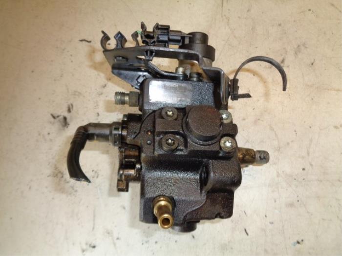 Dieselpomp van een Citroën C4 Berline (LC) 1.6 HDi 16V 110 2007