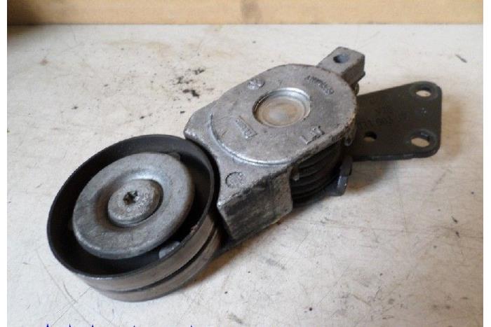 Gebruikte Spanrol Multiriem Volkswagen Polo IV (9N1/2/3) 1.9 SDI Prijs € 15,00 Margeregeling aangeboden door Hans Auto Onderdelen