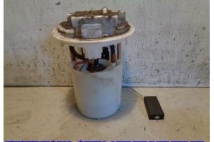 Gebruikte Brandstofpomp Elektrisch Peugeot 207/207+ (WA/WC/WM) 1.4 Prijs € 30,00 Margeregeling aangeboden door Hans Auto Onderdelen