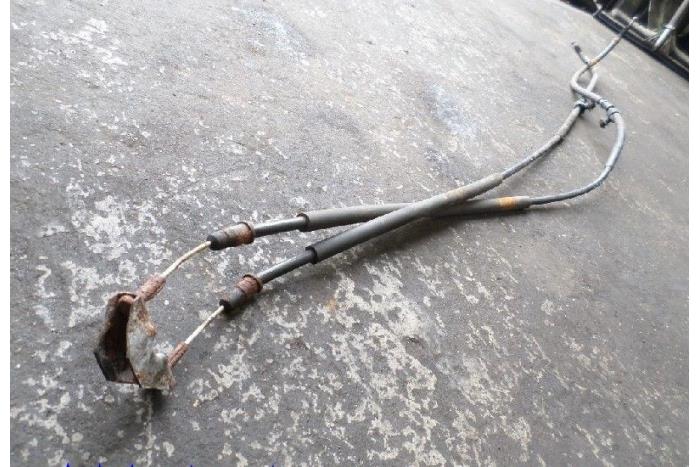 Gebruikte Handrem Kabel Opel Astra H GTC (L08) 1.7 CDTi 16V Prijs € 15,00 Margeregeling aangeboden door Hans Auto Onderdelen