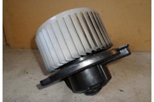 Gebruikte Chaufage Ventilatiemotor Toyota Yaris (P1) 1.0 16V VVT-i Prijs € 18,00 Margeregeling aangeboden door Hans Auto Onderdelen