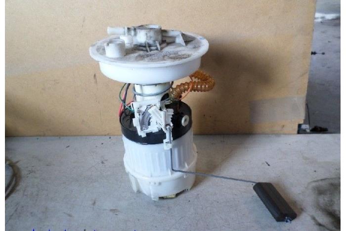 Gebruikte Tank element Pomp Mazda 3 (BK12) 1.6i 16V Prijs € 30,00 Margeregeling aangeboden door Hans Auto Onderdelen