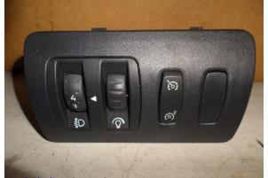 Gebruikte Schakelaar Renault Clio III (BR/CR) 1.5 dCi 85 Prijs € 9,00 Margeregeling aangeboden door Hans Auto Onderdelen