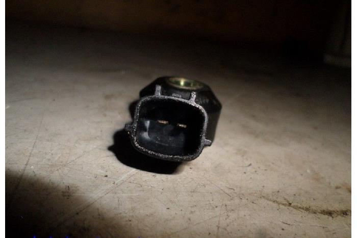 Pingelsensor van een Nissan Almera (N16) 1.8 16V 2000