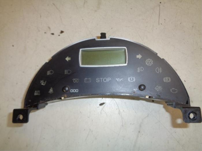 Gebruikte Display Interieur Fiat Ulysse (179) 2.0 16V Prijs € 25,00 Margeregeling aangeboden door Hans Auto Onderdelen