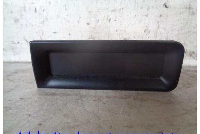 Gebruikte Display Interieur Peugeot 406 Coupé (8C) 2.9 V6 24V Prijs € 15,00 Margeregeling aangeboden door Hans Auto Onderdelen