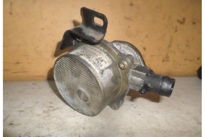 Gebruikte Vacuumpomp Rembekrachtiging Renault Megane II (BM/CM) 1.5 dCi 105 Prijs € 25,00 Margeregeling aangeboden door Hans Auto Onderdelen