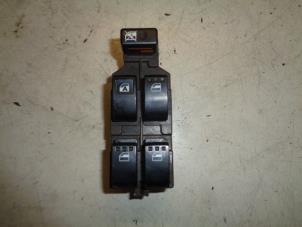 Gebruikte Elektrisch Raam Schakelaar Daihatsu Sirion 2 (M3) 1.0 12V DVVT Prijs € 12,00 Margeregeling aangeboden door Hans Auto Onderdelen