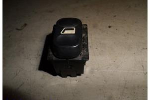 Gebruikte Schakelaar Elektrisch Raam Citroen Evasion 2.0 X,SX Prijs € 10,00 Margeregeling aangeboden door Hans Auto Onderdelen