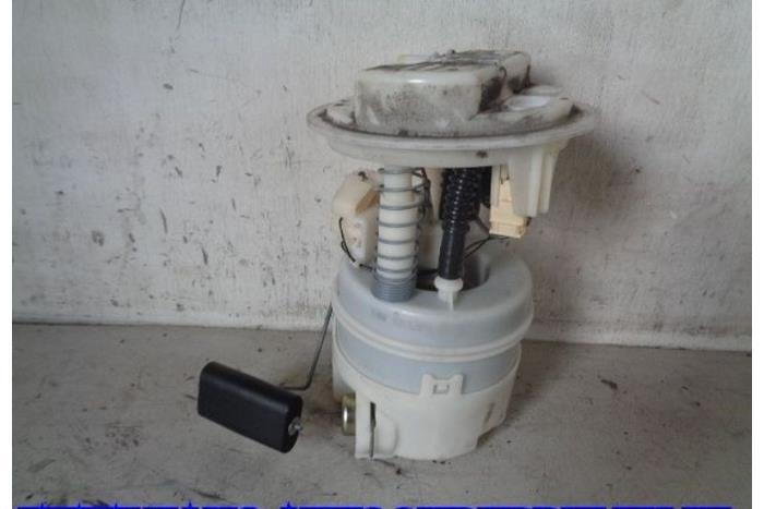 Gebruikte Tank element Pomp Renault Clio II (BB/CB) 1.2 16V Prijs € 25,00 Margeregeling aangeboden door Hans Auto Onderdelen