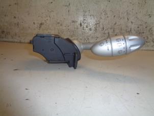 Gebruikte Ruitenwis Schakelaar BMW Mini One/Cooper (R50) 1.6 16V Cooper Prijs € 15,00 Margeregeling aangeboden door Hans Auto Onderdelen