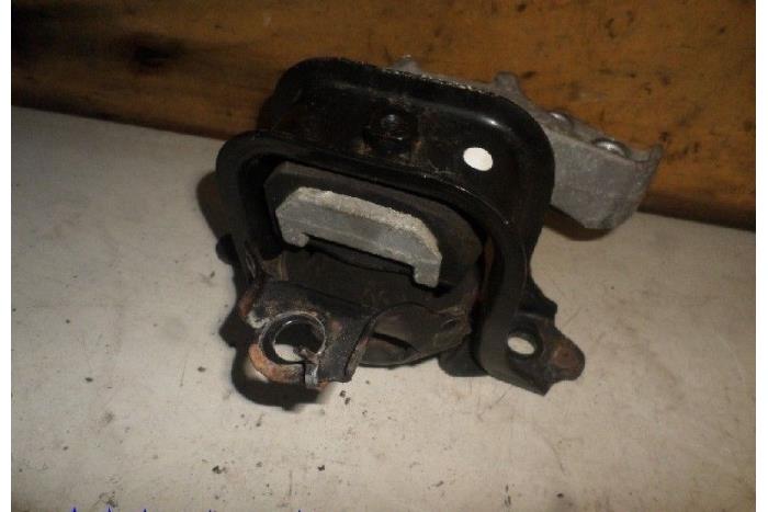 Gebruikte Motorsteun Toyota Yaris (P1) 1.3 16V VVT-i Prijs € 15,00 Margeregeling aangeboden door Hans Auto Onderdelen