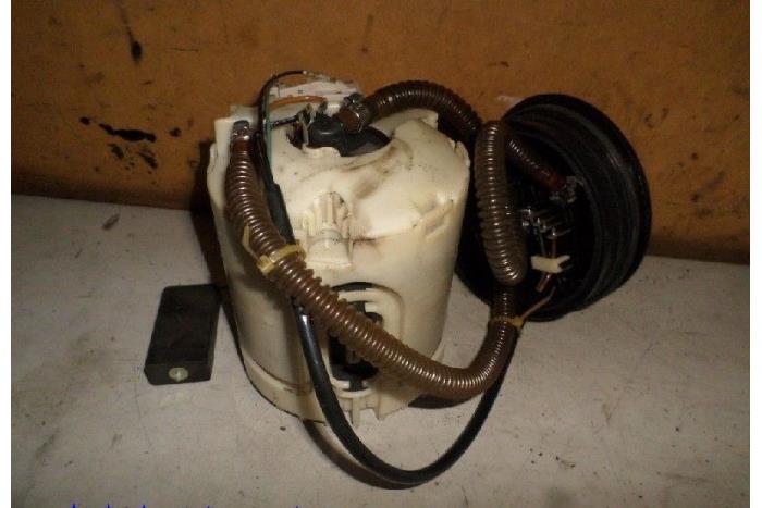 Gebruikte Tank element Pomp Volkswagen Polo III (6N1) 1.6i 75 Prijs € 25,00 Margeregeling aangeboden door Hans Auto Onderdelen