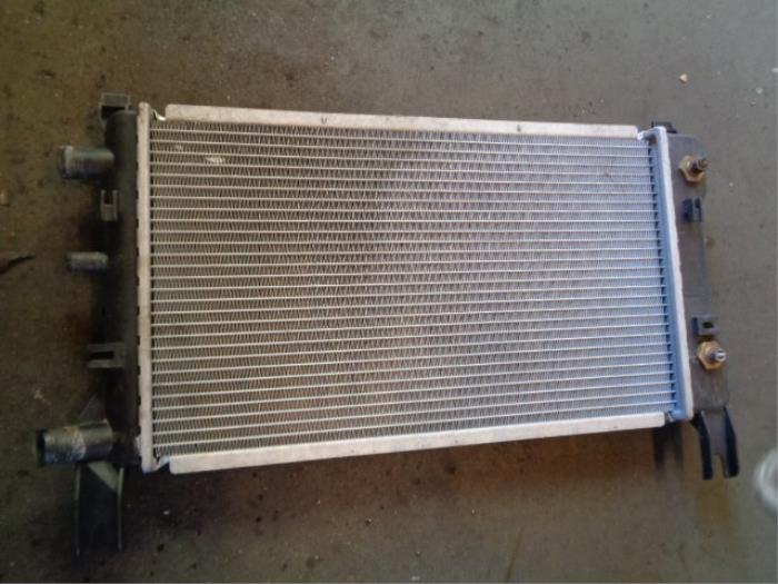 Gebruikte Radiateur Ford Fiesta 3 1.3 i,Classic Prijs € 20,00 Margeregeling aangeboden door Hans Auto Onderdelen