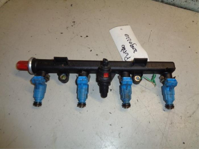 Gebruikte Verstuiver brug Fiat Punto II (188) 1.2 16V Prijs € 30,00 Margeregeling aangeboden door Hans Auto Onderdelen