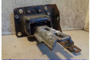 Gebruikte Motorrubber Peugeot 207/207+ (WA/WC/WM) 1.4 Prijs € 9,00 Margeregeling aangeboden door Hans Auto Onderdelen