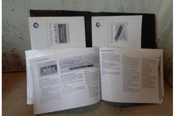 Instructie Boekje van een BMW 5 serie Touring (E39) 523i 24V 1998