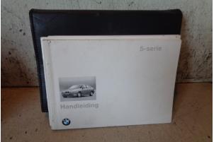 Gebruikte Instructie Boekje BMW 5 serie Touring (E39) 523i 24V Prijs € 10,00 Margeregeling aangeboden door Hans Auto Onderdelen