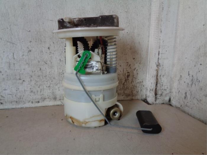 Gebruikte Tank element Pomp Renault Twingo (C06) 1.2 16V Prijs € 25,00 Margeregeling aangeboden door Hans Auto Onderdelen