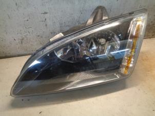 Gebruikte Koplamp links Ford Focus 2 Wagon 1.8 16V Prijs € 27,00 Margeregeling aangeboden door Hans Auto Onderdelen