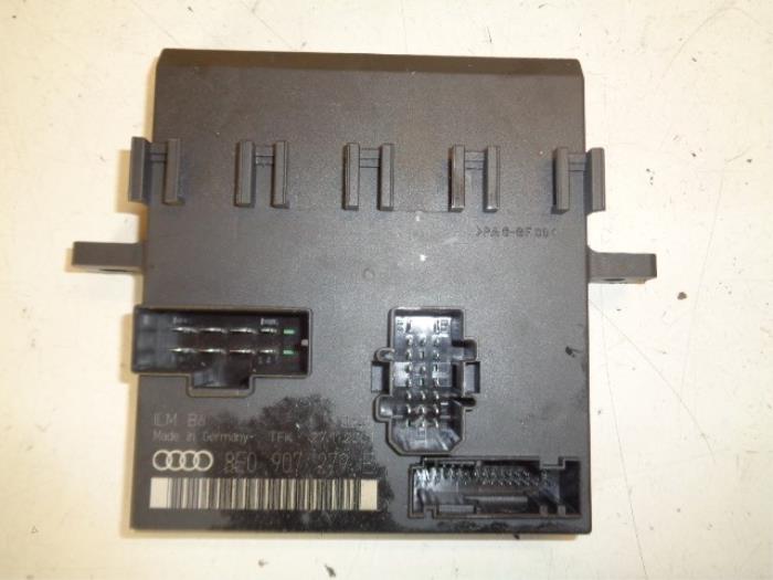 Gebruikte Computer Body Control Audi A4 Avant (B6) 2.0 20V Prijs € 27,00 Margeregeling aangeboden door Hans Auto Onderdelen