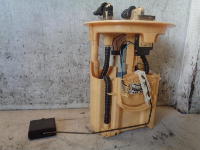 Gebruikte Brandstofpomp Elektrisch Peugeot 206 (2A/C/H/J/S) 2.0 XS,XT HDi Prijs € 20,00 Margeregeling aangeboden door Hans Auto Onderdelen