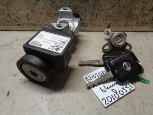 Gebruikte Slotenset Nissan Almera (N16) 1.8 16V Prijs € 24,00 Margeregeling aangeboden door Hans Auto Onderdelen