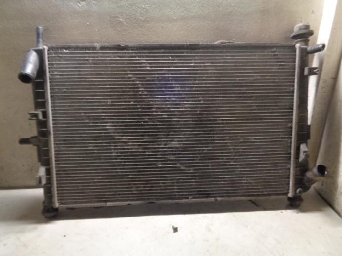 Gebruikte Radiateur Ford Mondeo III Wagon 2.0 TDCi 115 16V Prijs € 25,00 Margeregeling aangeboden door Hans Auto Onderdelen