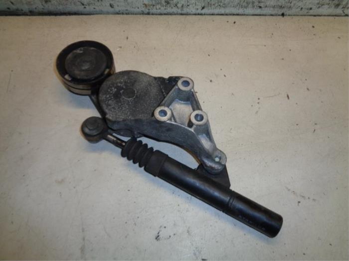 Gebruikte Spanrol Multiriem Volkswagen Golf IV (1J1) 1.9 TDI Prijs € 15,00 Margeregeling aangeboden door Hans Auto Onderdelen